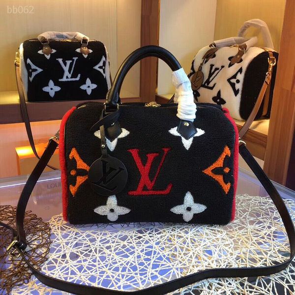 

2020 velvet bag high grade new fashion one shoulder messenger hair fur small square high sense elegant large capacity handbags women bags