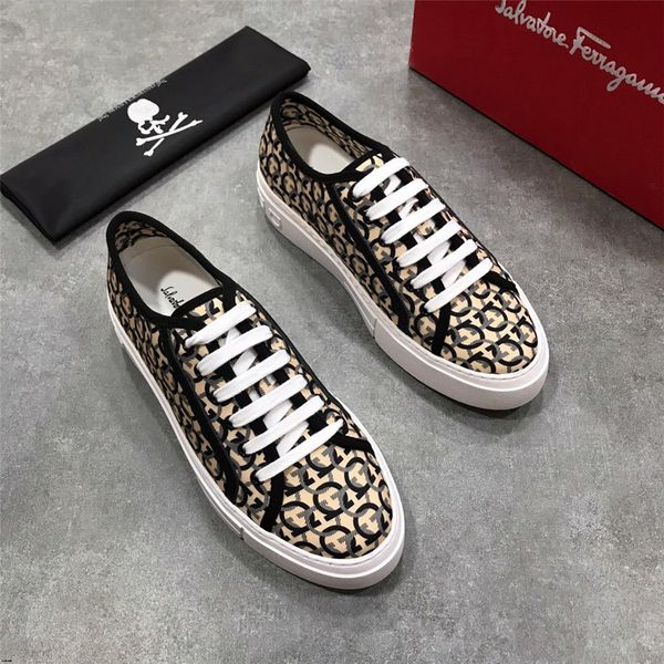 

19ss new fashion boys casual flats shoe men lace up walking shoes canvas shoes male solid black white red sneakers shoes