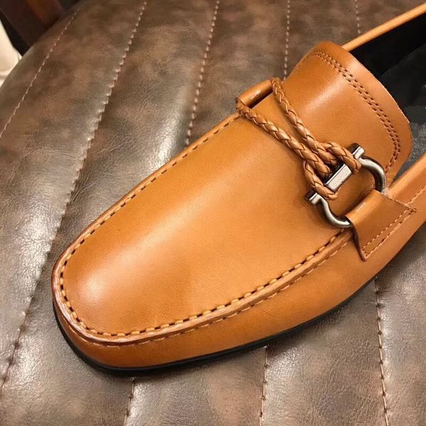 

19ss dress shoes lace up luxury designer shoes genuine leather brogue shoe business black leather with gold thread genuine leather