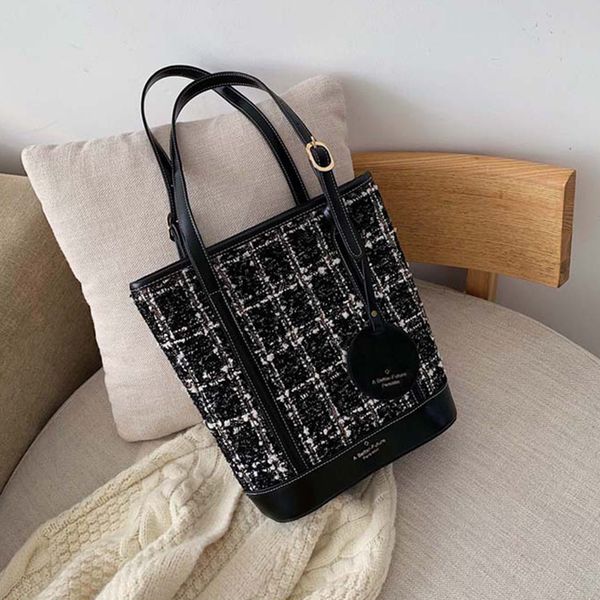 

elegant wool female bucket bag women large capacity hanbags vintage plaid women luxury scrub pu leather shoulder messenger bags