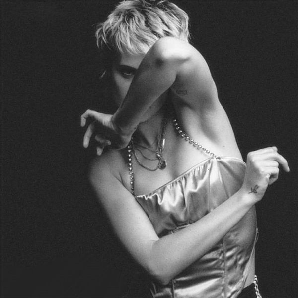 

женская мода майка женщина танки tops тонкой сексуальная женщина холтер короткое лето фиолетового повседневная дама жилет camis женская обре, White