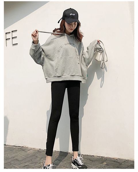 

the elastic force to keep warm wear outside and no edge to black leggings