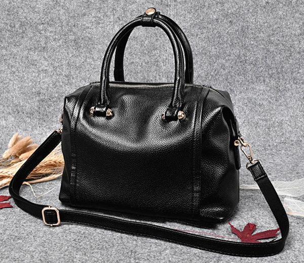 

the new 2020 collection is stylish simple elegant and one shoulder bag