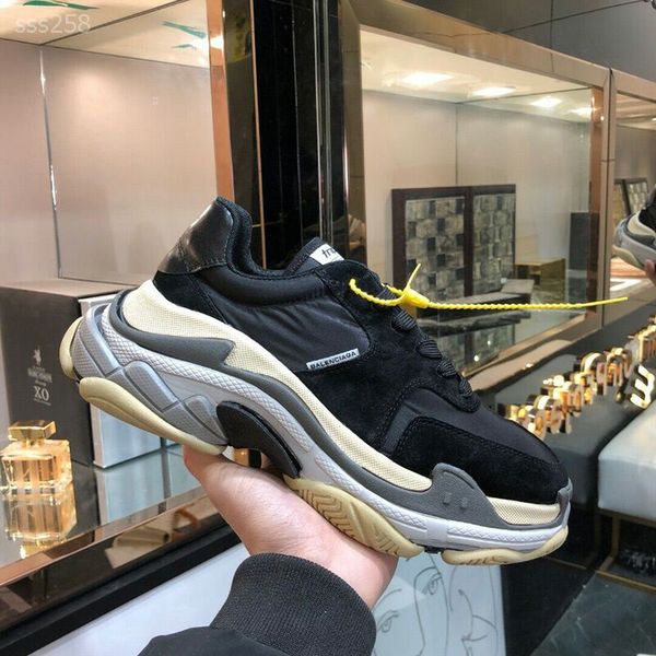 

2020 new fashion europe and america sneaker triple casual shoes for men's women beige black sports shoe size us5-9