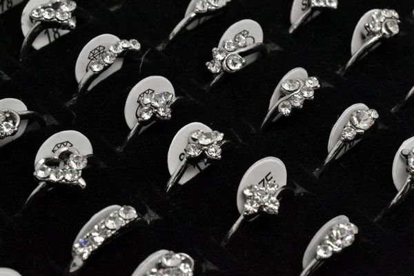 

yingwu fashion women ring finger jewelry sliver rhinestone crystal anniversary wedding rings 50pcs wholesale, Slivery;golden