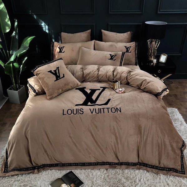 

Winter popular logo boutique quilt cover uit letter flannel 4 piece nordic bedding bag et pure color joker 100