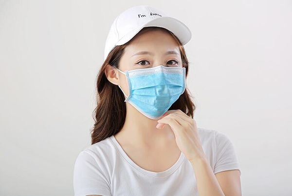 

одноразовые маски для лица с эластичной ушной петлей 3 слойные дышащие и удобные для блокировки пыли защита от загрязнения воздуха быстрая д