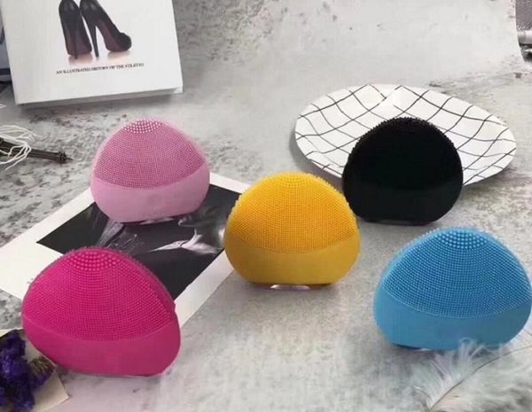 

Clean ing in trument facial clean ing bru h onic face kin cleaning ilicone waterproof kin care tool 20pc dhl hipping