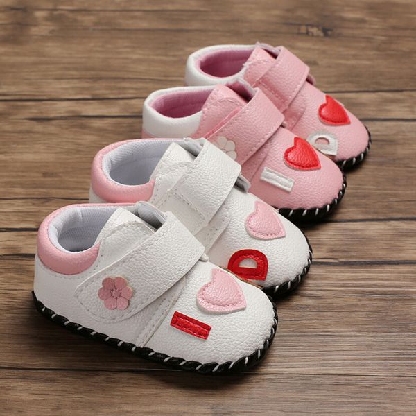 

2019 toddler newborn baby girl shoes pu anti-slip soft crib shoes heart leather sneakers prewalker