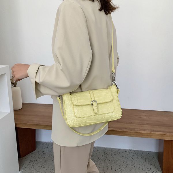 

2020 new women's shoulder bag crocodile pattern baguette shoulder arm bag fashion hand