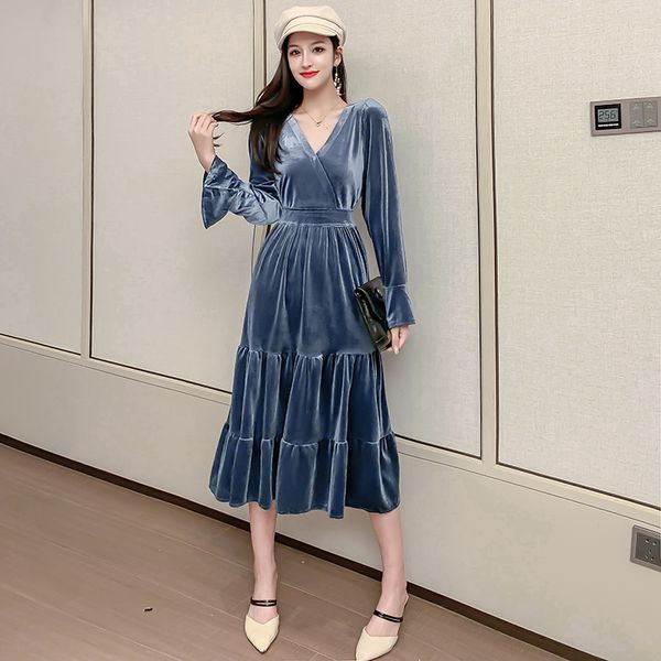 

autumn winter new retro french ladies v-neck flare sleeves velvet high-end midi dress fashion elegant dress party vestidos, Black;gray