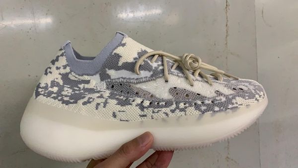 

boy girl running shoes v3 kanye west 380 v3 shoes new designer shoes outdoor black white alien green sneaker fashion men women chaussures