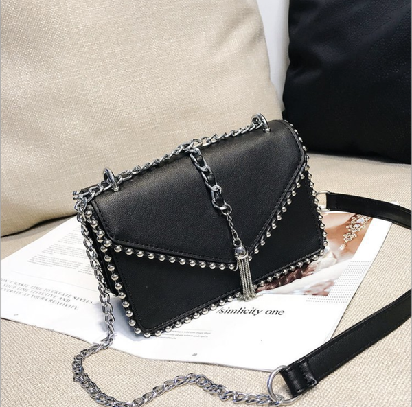 

заклепки crossbody сумки маленький квадрат 2020 новый винтаж женская сумка кисточкой искусственная кожа цепи сумка женщина курьерские сумки