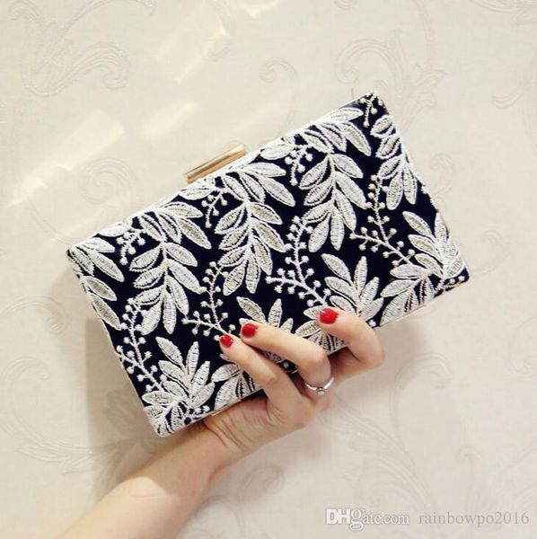 

factory brand exquisite embroidery bag retro woman chain bag simple leisure hard box woman hand bag fashion all-match embroidered evening b
