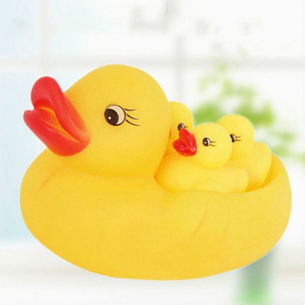 

u-miss cute lovely mummy and baby rubber race squeaky ducks family bath toy kid game toys 1 big 3 small duck taking shower toy