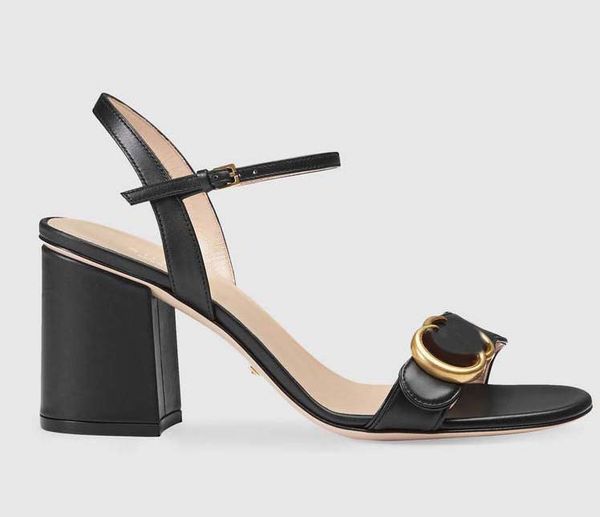 

Классические сандалии Lady Summer 2019 Дизайнерские сандалии Металлическая пряжка боль