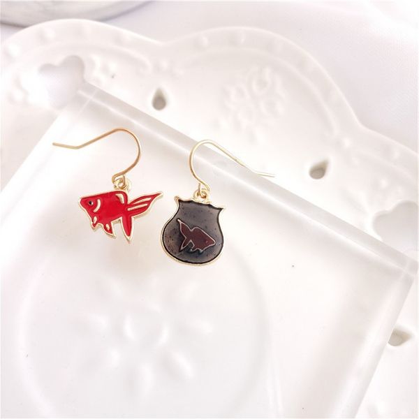 

contracted temperament earring individual character is lovely drip oil animal small fish asymmetrical earring, Golden