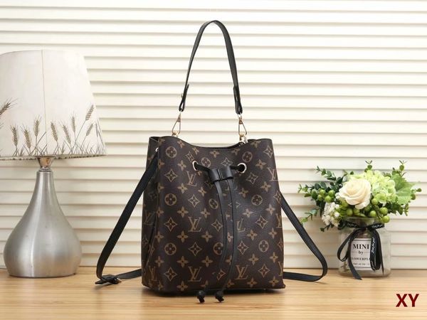 

2020 high-quality international luxury designer custom fashion shoulder bag high-end classic crossbody handbag74247441