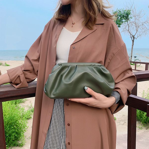 

small bag women 2019 new fashion simple dumplings joker retro fold single anticline across the clouds package