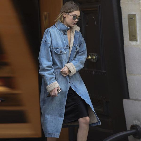 

wholesale- ynzzu 2016 new women winter lamb fur warm denim jacket long casual loose women jean coats fashion women overcoat size yo1, Black;brown