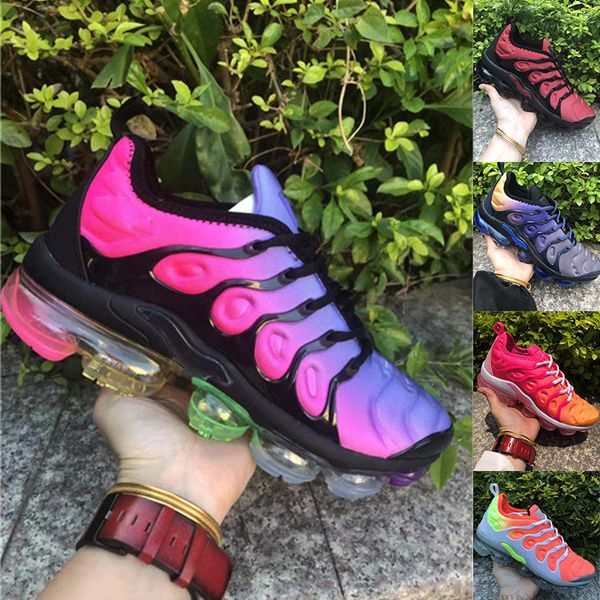 

Top Quality tn plus Pink Triple Red Rainbow Running Shoes For Mens Womens Cushioned Trainers 2019 Fashion Designer Sneakers Eur 36-45