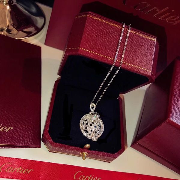 

Colares com Pingente chanellv