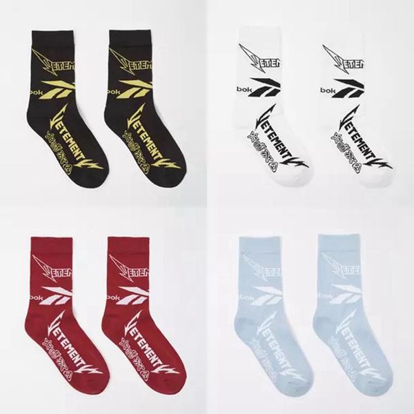 

2017 latest brand vetements x rebok yellow letters sock skateboards striped middle long hip hop harajuku fashion socks hflswz011, Black