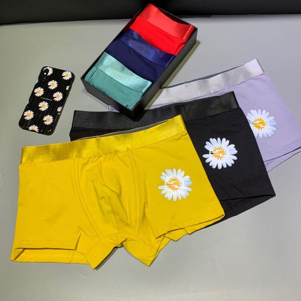 

2020 one box of 3 designer men's underwear classic brand style luxury fashion smooth fit not tight comfortable no curling, Black;white