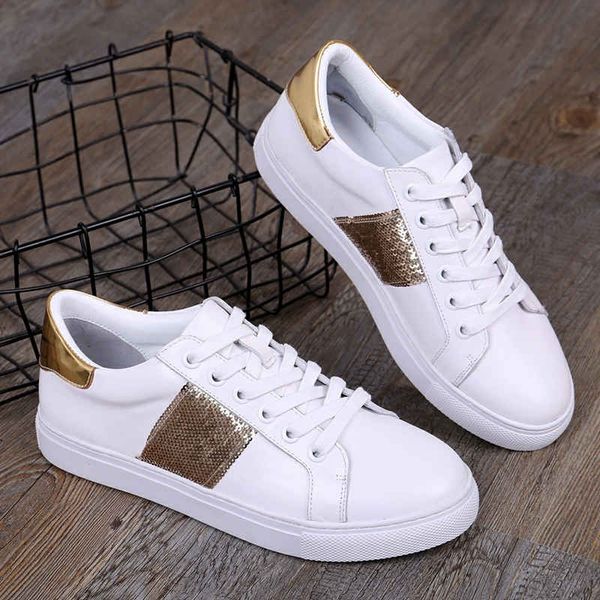 

luxurious designer's new white shoe fabric adopts imported first layer cowhide side sequins, Red;white
