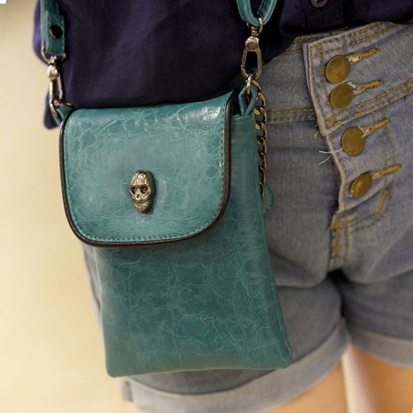 

2020 new women's shoulder bag simple solid color mobile phone bag mini chain messenger fashion skull metal buckle coin purse