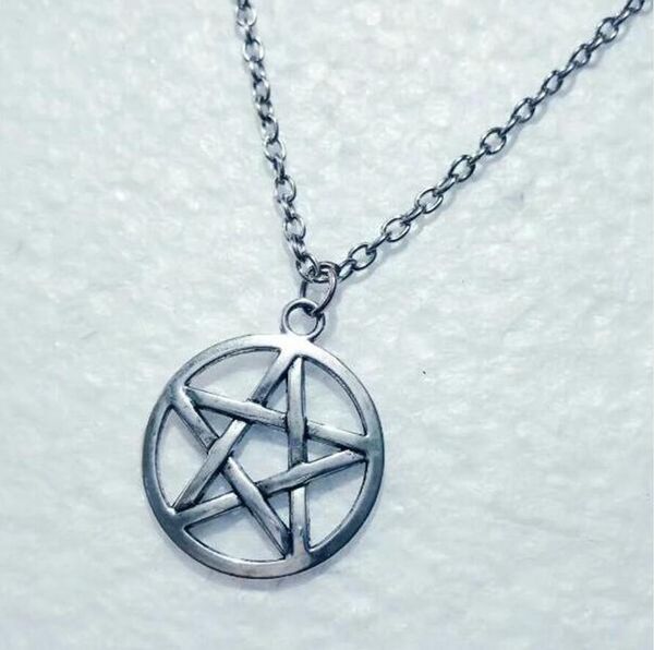 Europa e América Unisex Proteção Colares Pentagram Pentáculo Amulet Pingente Colar Wicca Witchcraft Goth Supernatural Jóias 548