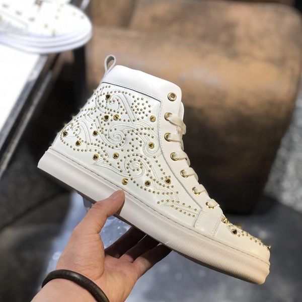 

2020 new trend fashionable wild casual men shoes outdoor sports comfortable luxury men shoes metal studs zapatos hombre, Black