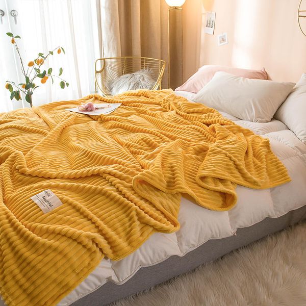 

bedspread blanket 200x230cm high density super soft flannel blanket to on for the sofa/bed/car portable plaids