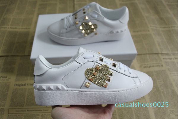 

fashion mens womens luxury designer shoes low-leather trainers with heart logo print tonguecasual sneakers arthur c25, Black