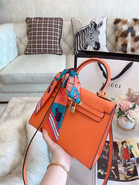 

2020 new fashion bags shopping party charm wild handbagnlj6, Black