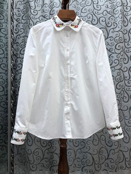 

2020 early spring new women's leader mouth color matching embroidery flower decoration long sleeve wild shirt 318, White