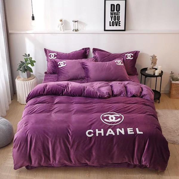 

european arrivals soft classic style bedding suit letter print luxury winter bed sheets 4pcs duvet cover