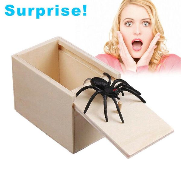 

1 шт день подарков паника box деревянные розыгрыши trick отпугивания игрушка паук worm gag игрушки розыгрыши смеха оптовые