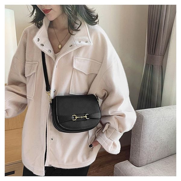

new wild ladies messenger bag fashion shoulder retro ladies bag women