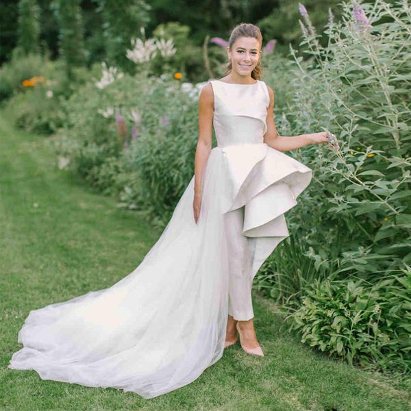 Abito bianco del raso di Tulle Abiti da sposa delle tute Ruffle Hi Lo Bateau del manicotto della protezione Ricevimento di nozze Abiti da sposa per la sposa partito Vestidos De