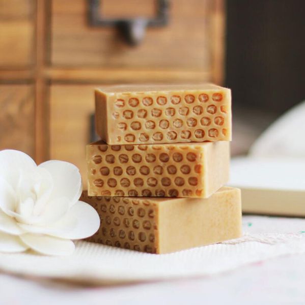 

2019 dhl natural honey milk soap hand made soap for moisture softens face and protects against the drying effects of the sun