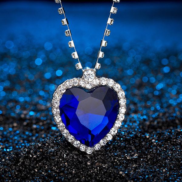 Romantico Il cuore dell'oceano collana Per le donne Blu Rosso a forma di cuore di cristallo con gli amanti Collane con ciondolo in pietra preziosa Gioielli titanici