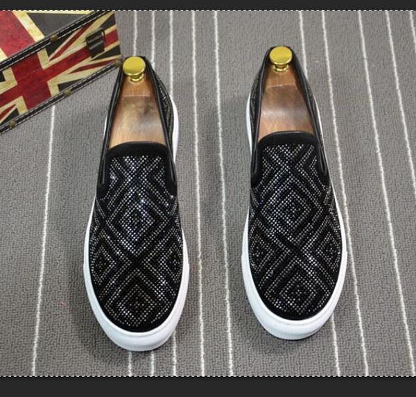 2019 Новая Италия Стиль Мода Мужчины мокасины Black Diamond Стразы Шипы мужчины обувь Заклепки вскользь Flats Свадебная обувь