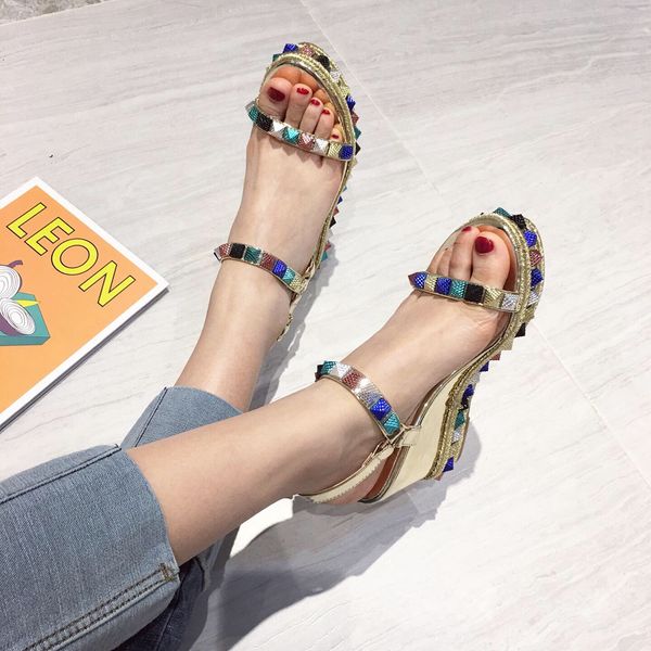 

2020 exclusive rivets stud platform wedge high heels shoes designer slides size 35 to 40, Black