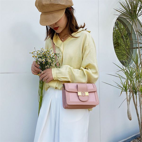 

2020 new south korean fashion ins cross pattern flip small square package wild shoulder diagonal package influx of women