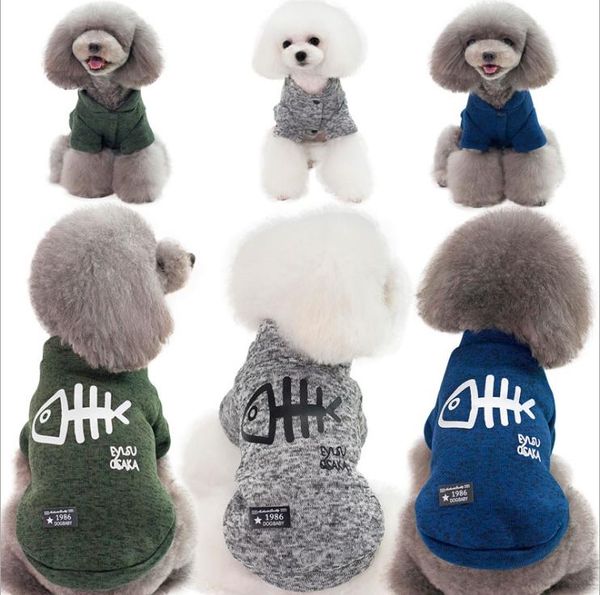 Yeni köpek kıyafetleri evcil hayvan kıyafetleri sonbahar ve kış kedi oyuncak küçük ve orta boy köpek giyim 18 balık kemik desen yün sweater spot toptan