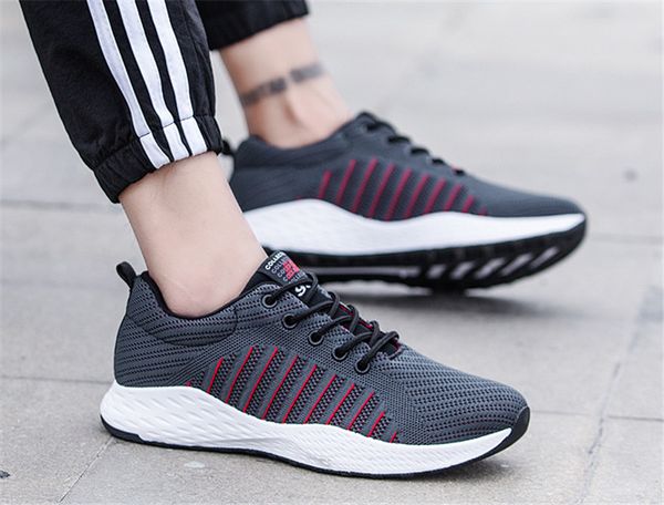 

new wholesale antiskid chaussures fashion designer shoes trainers white black dress de luxe sneakers men women running shoes