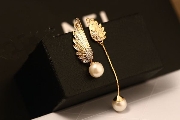 

european and american fashion angel wings ab version of atmospheric pearl earrings female earrings fashion korean version anti - allergy, wh, White