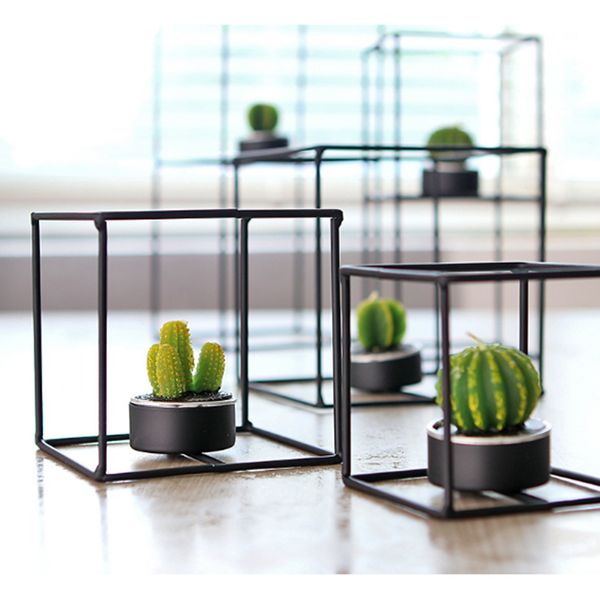 

2pcs nordic 3d geometric iron candlestick table patio decor 75x75x75mm