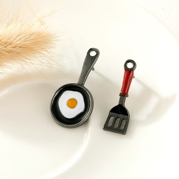 

new creative frying pan scrambled eggs drop brooch brooch corsage spatula omelette bag decorative jewelry female accessories, Gray